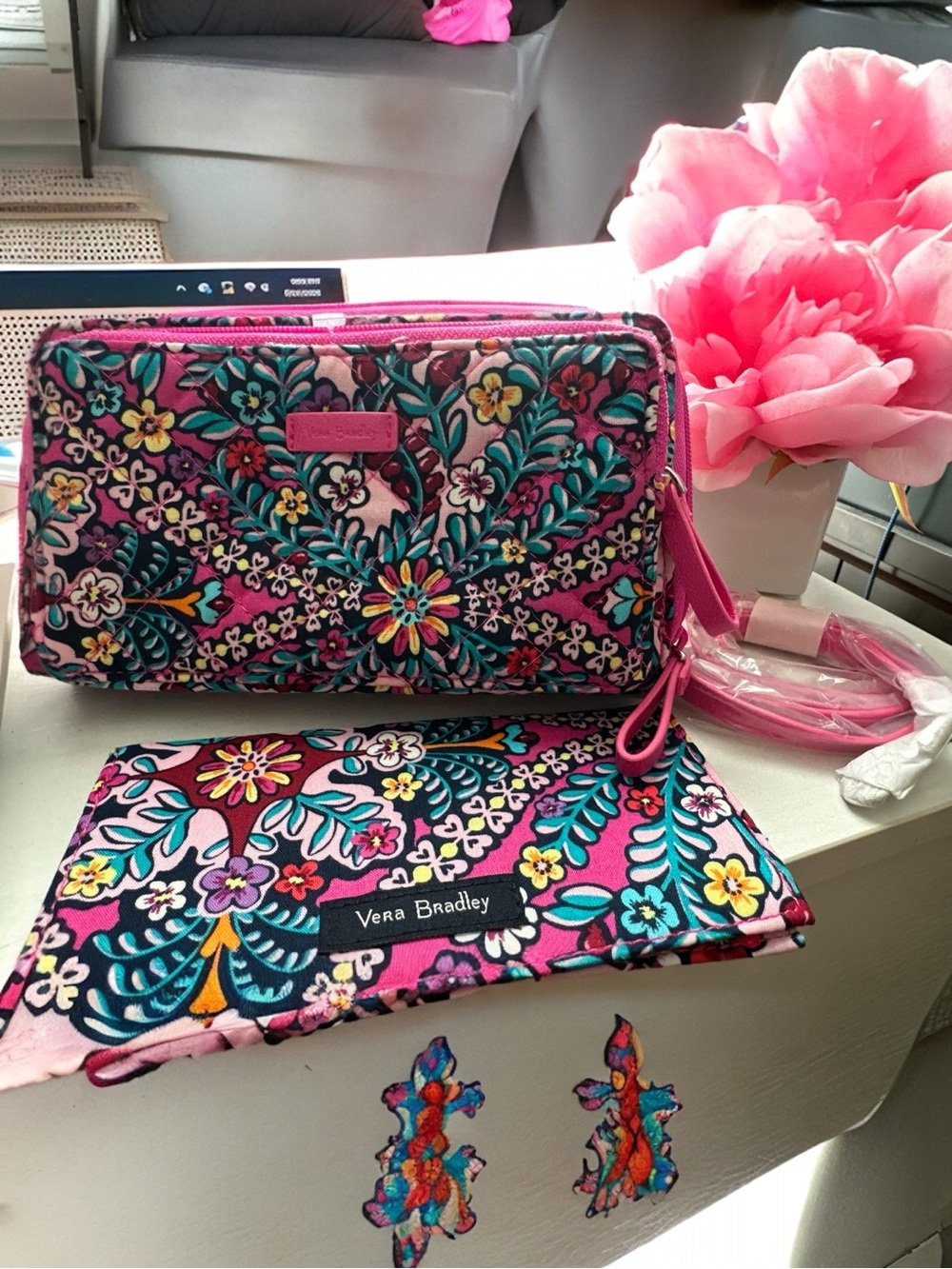 Deluxe Edition Vera Bradley Kaleidoscope RFID Wristlet Crossbody